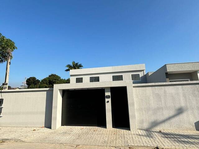 #652 - Apartamento para Venda em Rio das Ostras - RJ