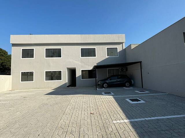 #652 - Apartamento para Venda em Rio das Ostras - RJ