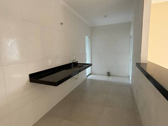 #691 - Casa para Venda em Rio das Ostras - RJ