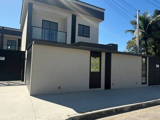 #716 - Casa para Venda em Rio das Ostras - RJ