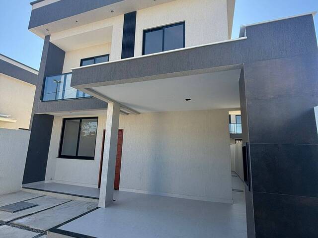 #716 - Casa para Venda em Rio das Ostras - RJ
