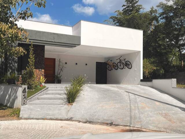 #824 - Casa para Venda em Macaé - RJ