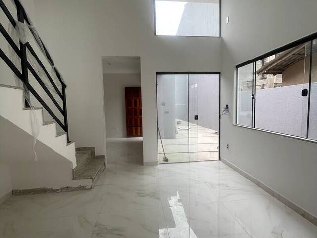 Casa para Venda em Rio das Ostras - 4