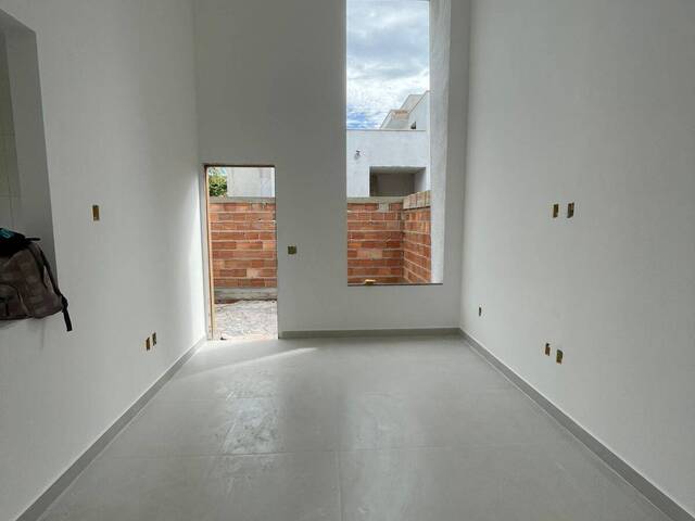 Casa para Venda em Rio das Ostras - 3