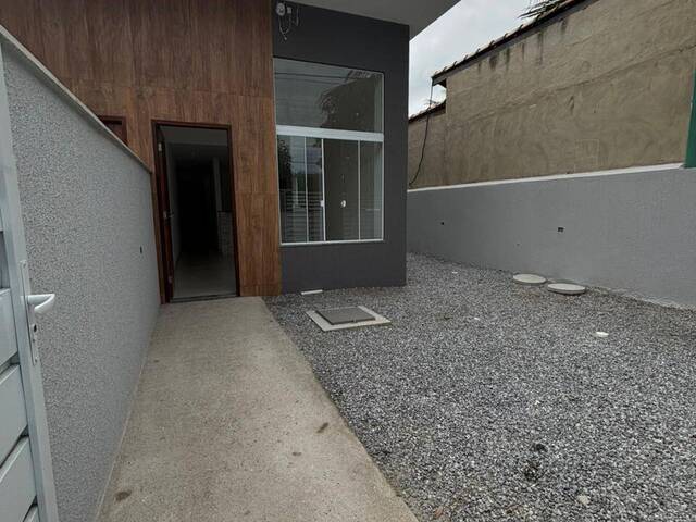 #935 - Casa para Venda em Rio das Ostras - RJ - 2