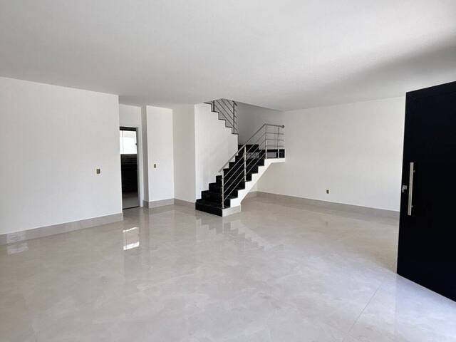 #950 - Casa para Venda em Rio das Ostras - RJ