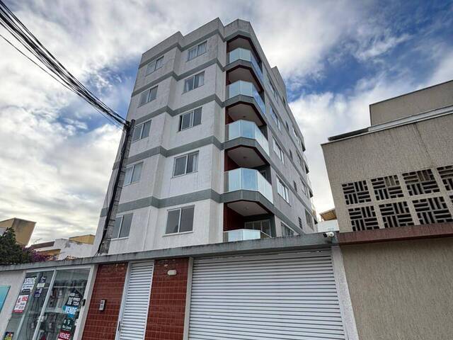 #957 - Apartamento para Venda em Rio das Ostras - RJ - 1