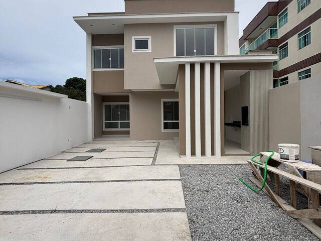 #956 - Casa para Venda em Rio das Ostras - RJ - 2