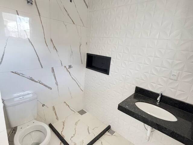 Casa para Venda em Rio das Ostras - 5