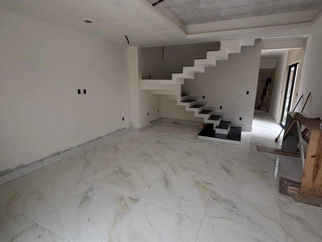 #1010 - Casa para Venda em Rio das Ostras - RJ - 3