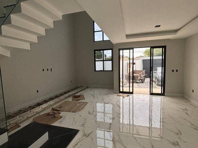 #1011 - Casa para Venda em Rio das Ostras - RJ - 3