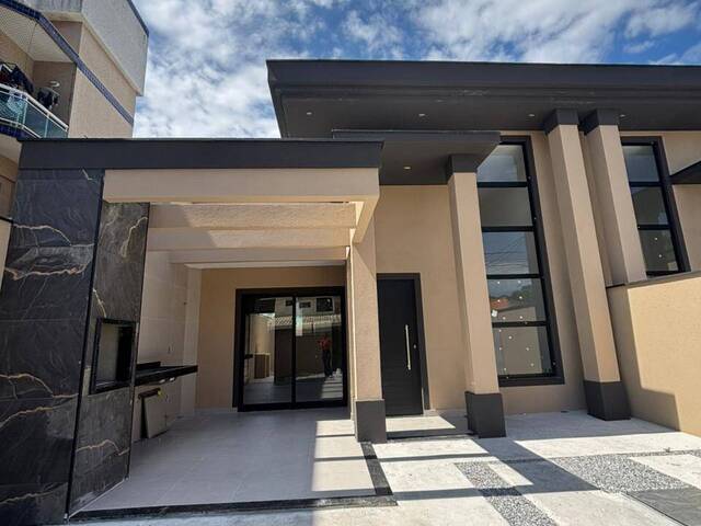 #1015 - Casa para Venda em Rio das Ostras - RJ