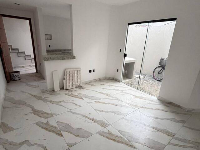 Apartamento para Venda em Rio das Ostras - 2