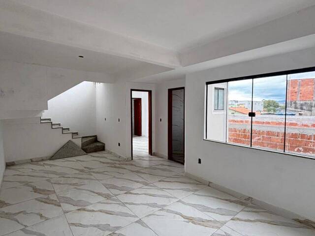 #1017 - Apartamento para Venda em Rio das Ostras - RJ - 3