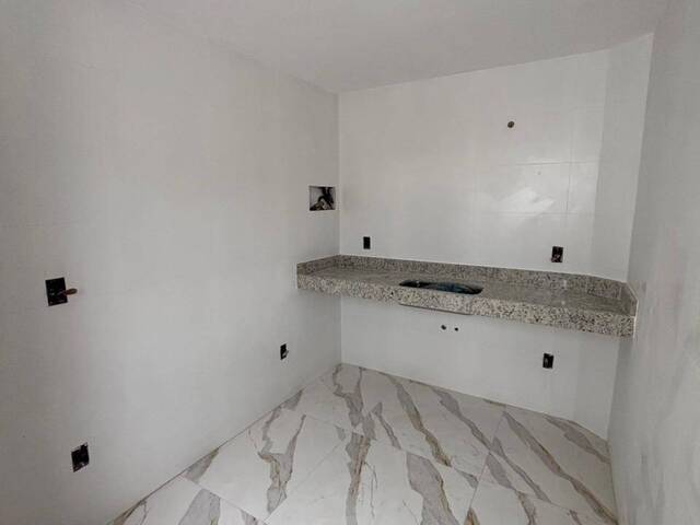 Apartamento para Venda em Rio das Ostras - 5