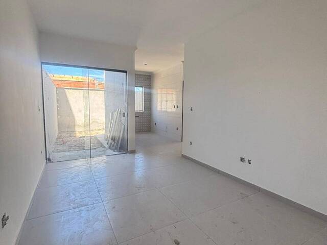 #1023 - Apartamento para Venda em Rio das Ostras - RJ - 2