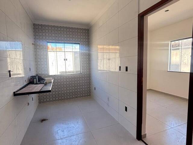 #1023 - Apartamento para Venda em Rio das Ostras - RJ - 3