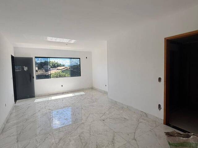 #1025 - Apartamento para Venda em Rio das Ostras - RJ - 3