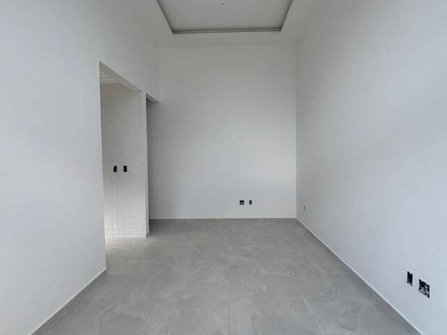 Casa para Venda em Rio das Ostras - 4